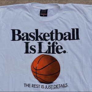 Vintage. Y2K tee. Basketball tee. 90s style